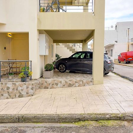 Kalamata Lime Studio - Cozy Gem With Private Parking Dış mekan fotoğraf