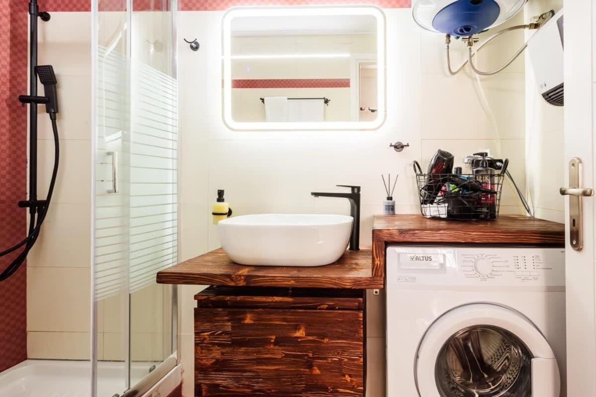 Kalamata Lime Studio - Cozy Gem With Private Parking Dış mekan fotoğraf
