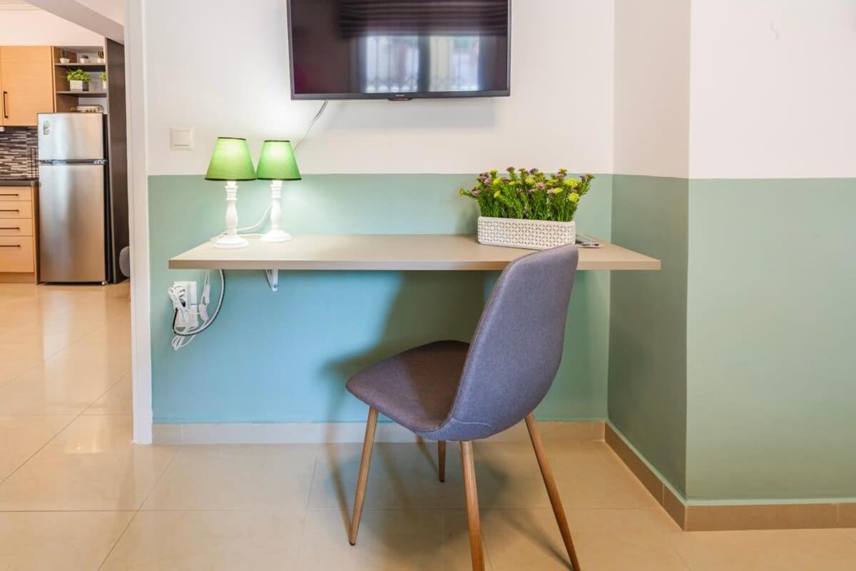 Kalamata Lime Studio - Cozy Gem With Private Parking Dış mekan fotoğraf