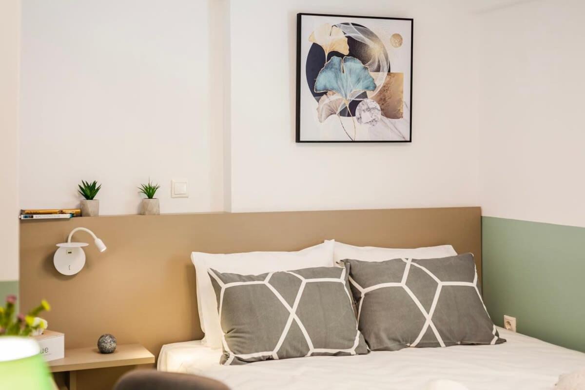 Kalamata Lime Studio - Cozy Gem With Private Parking Dış mekan fotoğraf