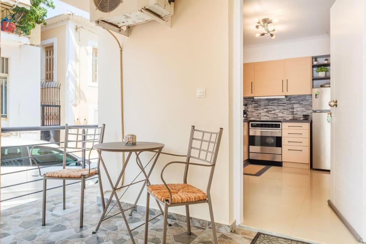Kalamata Lime Studio - Cozy Gem With Private Parking Dış mekan fotoğraf